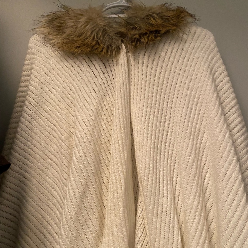 Croft & Borrow poncho